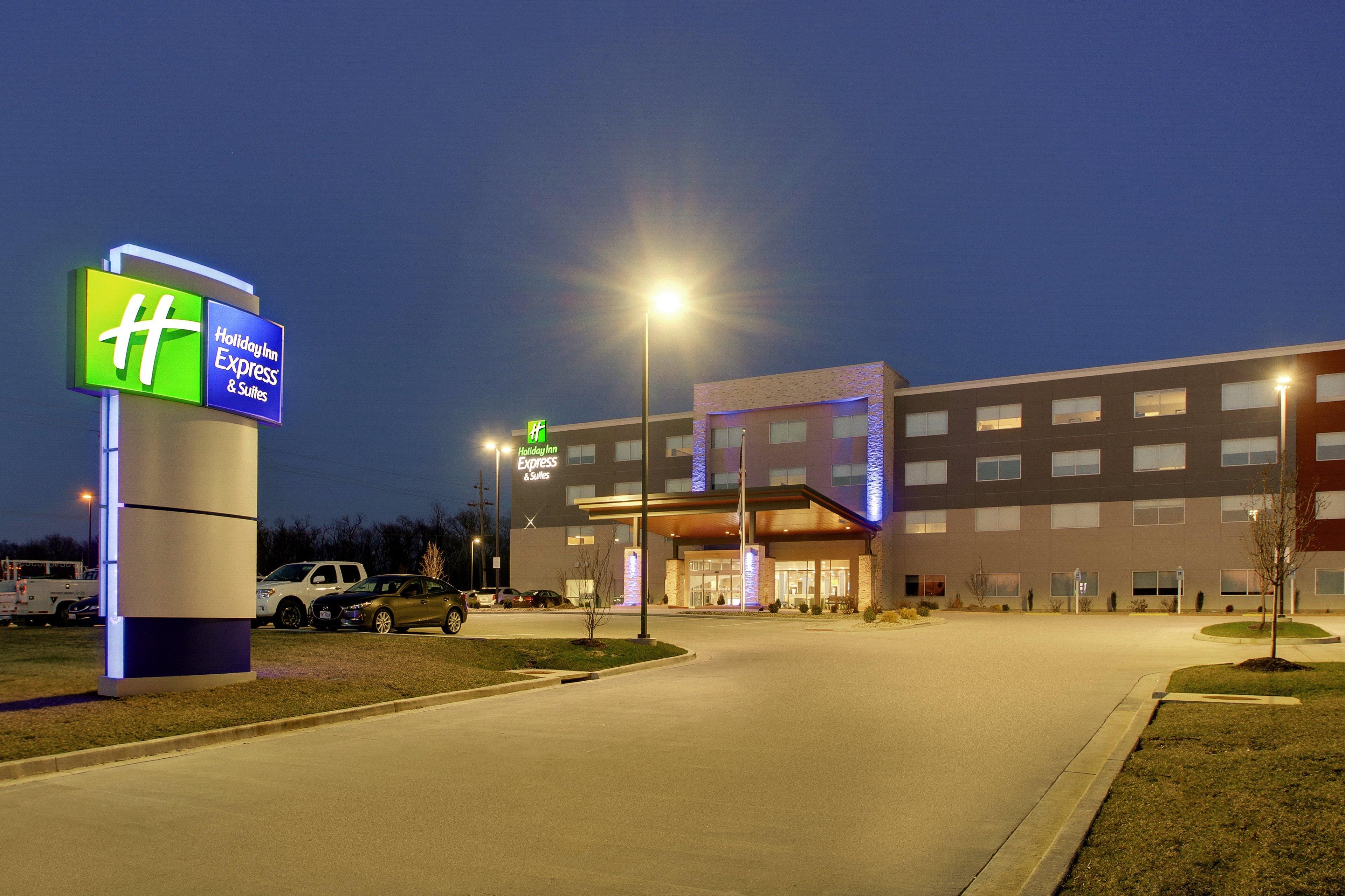 Holiday Inn Express & Suites - Mount Vernon, An Ihg Hotel Exterior photo