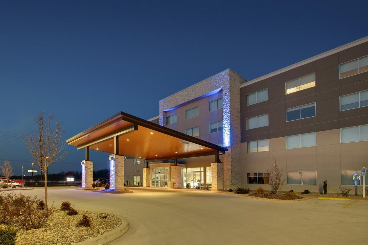 Holiday Inn Express & Suites - Mount Vernon, An Ihg Hotel Exterior photo